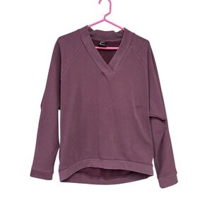 GAP Fit Deep Purple Top size medium slight dolman sleeves
